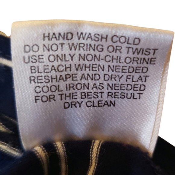 Hippie Rose Short Sleeved Top with Zippered Back - Picture 8 of 12